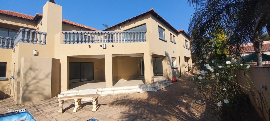 5 Bedroom Property for Sale in Birdwood Estate North West